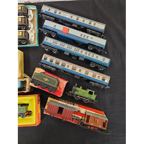 Collection of Vintage Tri-ang and Hornby Model Railway Items To Include ...