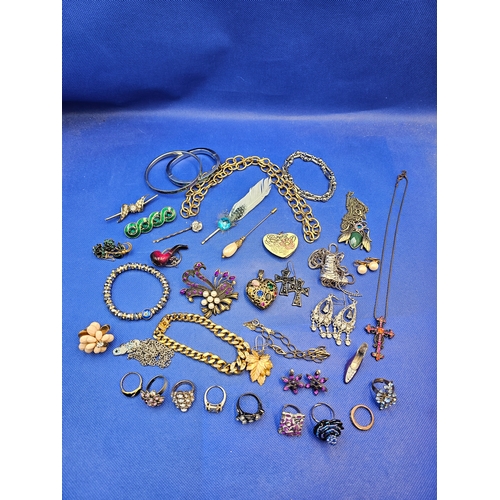 Collection of Costume jewellery to Include Brooches, Rings, Necklaces and Others.