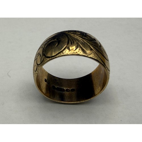 25 - 9ct Gold Wide Engraved Band Ring with Engraved Scroll Decoration Fully Hallmarked 375 approx 5.6g