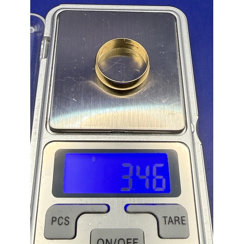 7 - 9ct Yellow Gold Wedding Band approx 3.46g 375