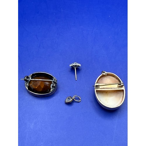 27 - Yellow Metal Victorian Stone Brooch , Cameo Brooch and Two 9ct Gold Items