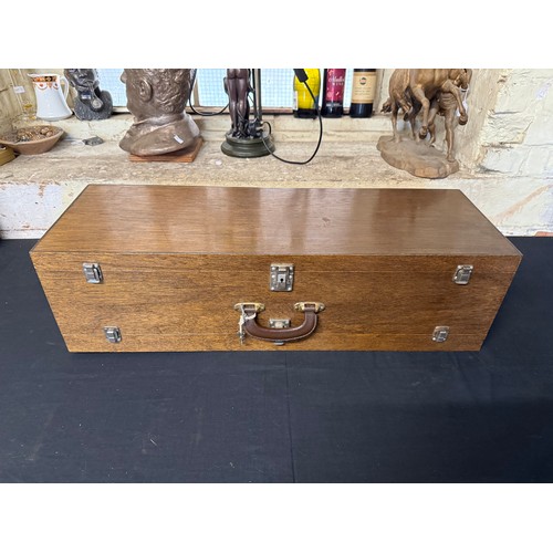 46 - Wooden Takedown Recurve Bow in Dedicated Wood Case with Accesories to include Arrows , Arm Guard , Q... 