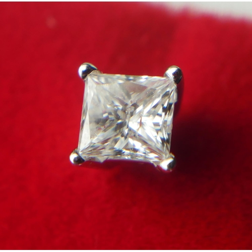23 - A PAIR OF 14CT WHITE GOLD AND PRINCESS CUT DIAMOND STUDS
Screw backs. 
(approx diamond 1.00ct)
