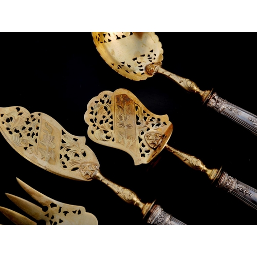 58 - A 19TH CENTURY FRENCH FOUR PIECE SILVER GILT VERMEIL FISH SERVING SET
Impressed ‘Minerva Fineness’, ... 