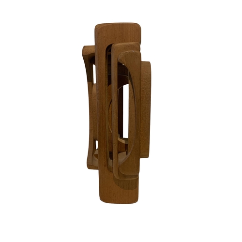 118 - BRIAN WILLSHER, BRITISH, 1930 - 2010, A 20TH CENTURY CARVED WOOD ABSTRACT SCULPTURE
Articulated form... 