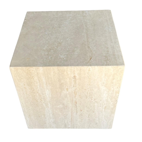 260 - A LARGE DECORATIVE STONE CUBE PLINTH. 
(50cm x 50cm x 50cm)