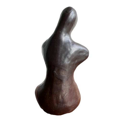 286 - MANNER OF HENRY MOORE, A 20TH CENTURY BRONZED POTTERY SCULPTURE, NUDE FEMALE.
(h 29cm x w 12cm x d 9... 