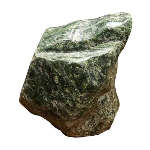 149 - A LARGE SELF STANDING NEPHRITE JADE POLISHED STONE 
Green and naturalistic form.
(Height 21.4cm x Wi... 