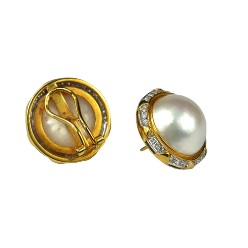 39 - A LARGE PAIR OF 18CT YELLOW GOLD, PEARL AND DIAMOND EARRINGS
Large central round mabé pearls approxi... 