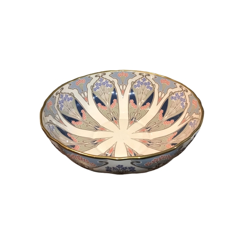 158 - LIBERTY, A MASONS IRONSTONE ‘IANTHE’ PATTERN FRUIT BOWL, 1987.
(h 9cm x diameter 26.5cm)