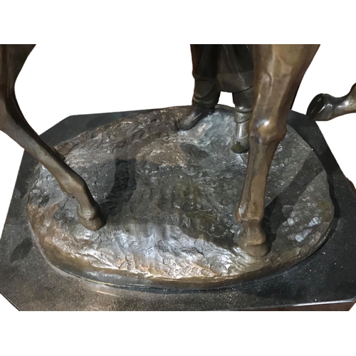 172 - RUBIN, A BRONZE HORSE ARABIAN FIGURAL GROUP SCULPTURE 
On a marble base, signed towards base. 
(h 42... 