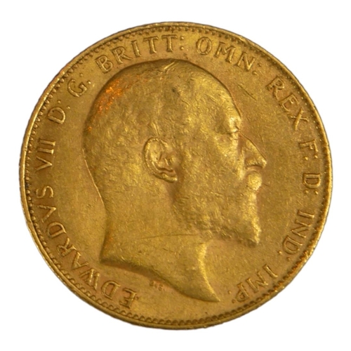 25 - AN EDWARDIAN 22CT GOLD SOVEREIGN COIN, DATED 1904 
With King Edward VII bust and George and Dragon t... 