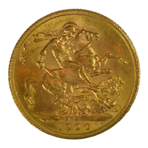 28 - AN EDWARDIAN 22CT GOLD SOVEREIGN COIN, DATED 1906 
With King Edward VII bust and George and Dragon t... 