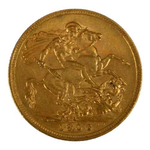 29 - AN EDWARDIAN 22CT GOLD SOVEREIGN COIN, DATED 1906 
With King Edward VII bust and George and Dragon t... 