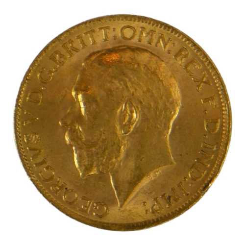 58 - AN EARLY 20TH CENTURY 22CT GOLD SOVEREIGN COIN, DATED 1913 
With King George V bust and George and D... 