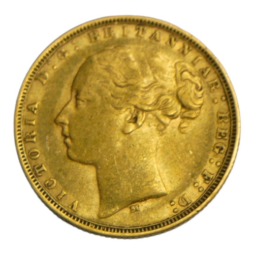 6 - A VICTORIAN 22CT GOLD SOVEREIGN COIN, DATED 1875 
With Young Queen Victorian bust and George and Dra... 