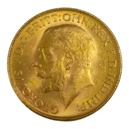 63 - AN EARLY 20TH CENTURY 22CT GOLD SOVEREIGN COIN, DATED 1928 
With King George V bust and George and D... 