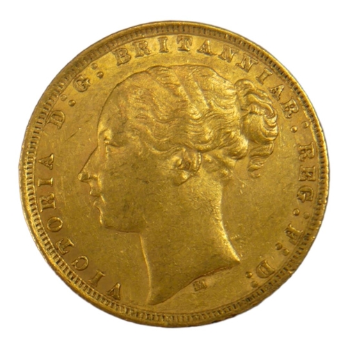 7 - A VICTORIAN 22CT GOLD SOVEREIGN COIN, DATED 1875 
With Young Queen Victorian bust and George and Dra... 