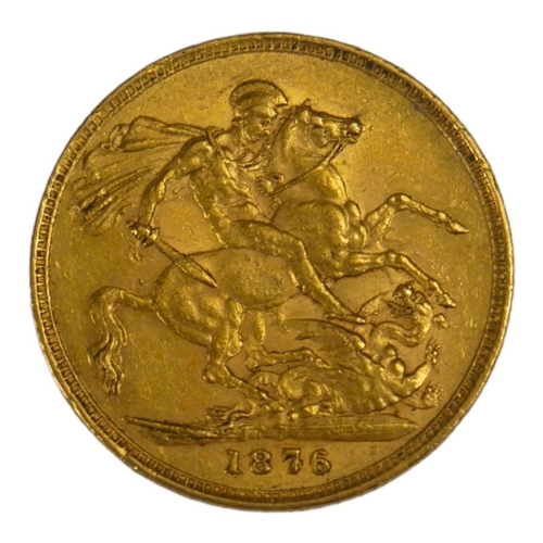 8 - A VICTORIAN 22CT GOLD SOVEREIGN COIN, DATED 1876
With Young Queen Victoria bust and George and Drago... 