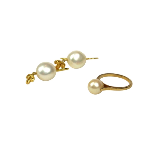 25 - A PAIR OF 18CT YELLOW GOLD AND PEARL EARRINGS, TOGETHER WITH A 9CT GOLD AND PEARL SOLITAIRE RING. 
(... 