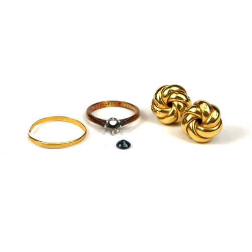 37 - A PAIR OF 18CT GOLD EARRINGS, TOGETHER WITH 18CT GOLD AND PLATINUM, BLUE SPINEL RING AND BAND.
(6.2g... 