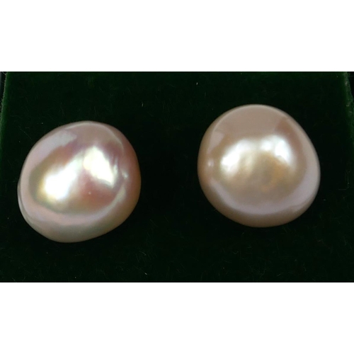 42 - A PAIR OF 9CT YELLOW GOLD, PINK PEARL EARRINGS.