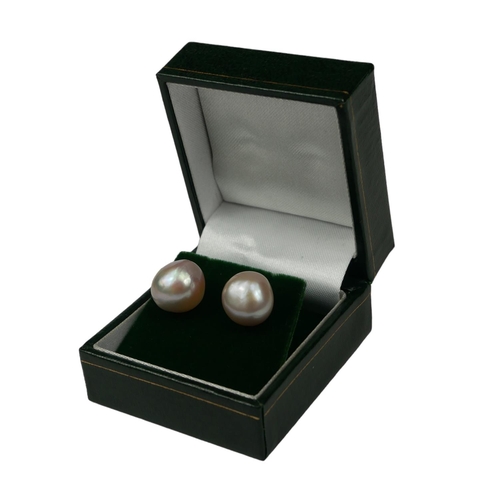 42 - A PAIR OF 9CT YELLOW GOLD, PINK PEARL EARRINGS.