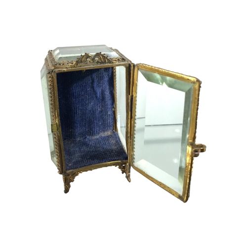 104 - A 19TH CENTURY FRENCH POCKET WATCH
Raised casket fitted with blue felt lined interior.