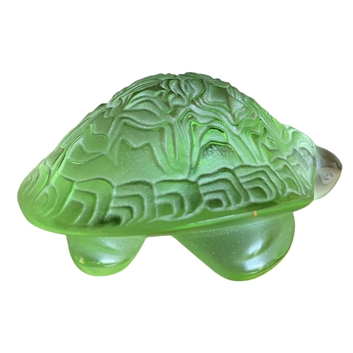 LALIQUE, PARIS, A FRENCH GREEN GLASS SIDONIE TURTLE HOUSED IN