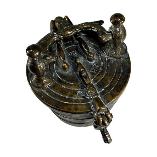 89 - A 19TH CENTURY SWISS, POSSIBLY GERMAN BRONZE CUP WEIGHTS IN THE FORM OF A BUCKET. 
(h 7.5cm x w 6.5c... 