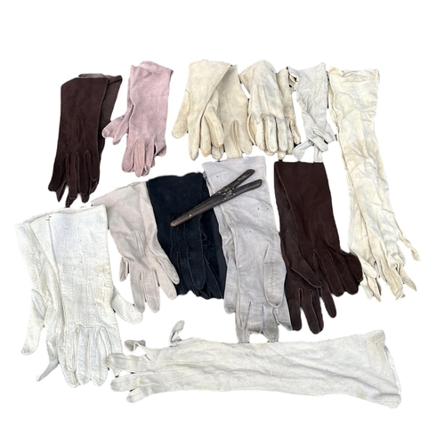 58A - A LARGE COLLECTION OF 20TH CENTURY LADIES’ LEATHER AND FELT GLOVES COMPRISING OF NINE PAIRS, THREE S... 