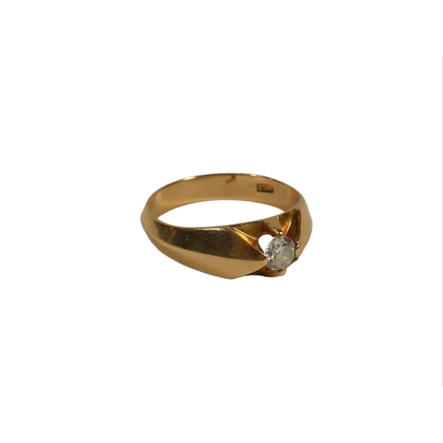 3B - A LARGE 18CT GOLD DIAMOND SOLITAIRE RING
The old European round cut diamond (approx diameter 0.5mm),... 