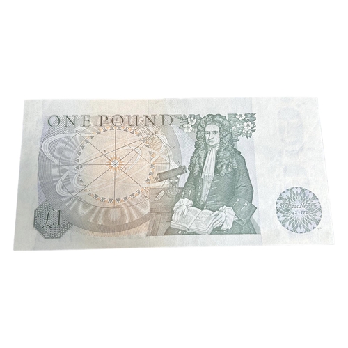 49A - AN UNUSUAL BANK OF ENGLAND £1 NOTE WITH HANDWRITTEN SERIAL NUMBER
Missing printed serial number to o... 