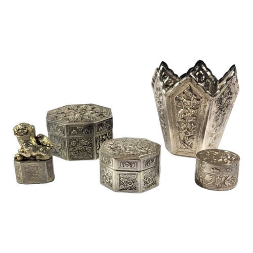 118 - COLLECTION OF FIVE LATE 19TH/EARLY 20TH CENTURY CHINESE SILVER ITEMS, COMPRISING OF FOUR BOXES AND F... 