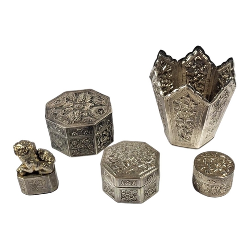 118 - COLLECTION OF FIVE LATE 19TH/EARLY 20TH CENTURY CHINESE SILVER ITEMS, COMPRISING OF FOUR BOXES AND F... 