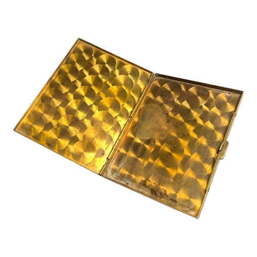 170 - A VINTAGE 1950’S MOTHER OF PEARL AND GILT METAL CIGARETTE CASE/COMPACT.
(10.2cm x 8.2cm)