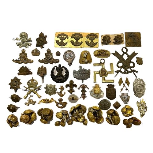 174 - A LARGE ASSEMBLED COLLECTION OF WWI, WWII & LATER MILITARY REGIMENTAL CAP BADGES, BUTTONS AND OTHERS... 