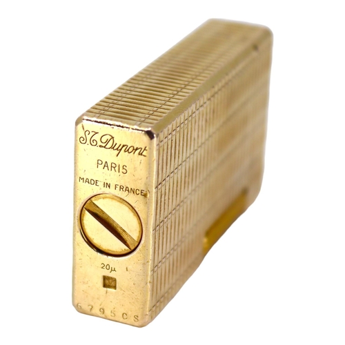 ST. DUPONT, PARIS, A VINTAGE GOLD PLATED LIGNE 1 LIGHTER Bearing