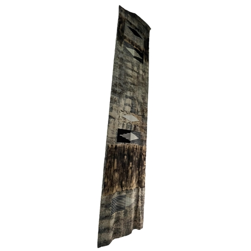 255 - SALLY GREAVES LORD, A LARGE 20TH CENTURY ABSTRACT SILK WALL HANGING BANNER.
(90.5cm x 504cm)

N.B. o... 