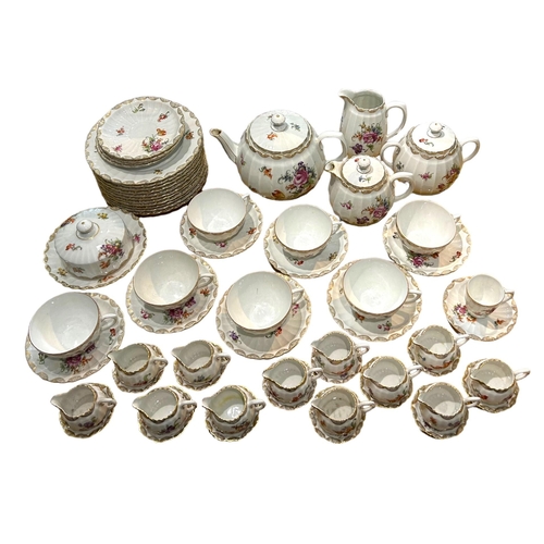 72 - PB & WÜRTTEMBERG. EARLY 20TH CENTURY GERMAN PORCELAIN PART TEA SERVICE
Comprising a teapot, coffee p... 