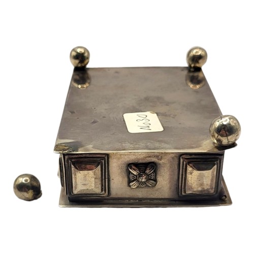 22 - A 20TH CENTURY STERLING SILVER AND MOTHER OF PEARL TRINKET BOX, SHOWING HAND TINTED GLOUCESTERSHIRE ... 