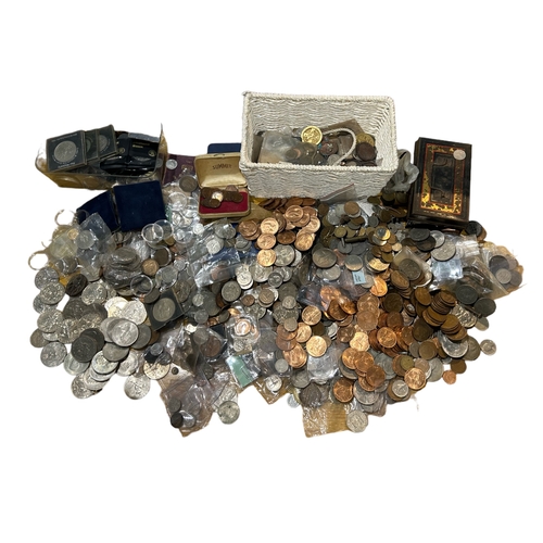 30A - A LARGE COLLECTION OF 20TH CENTURY COINS AND TOKENS
Comprising mainly British coins.