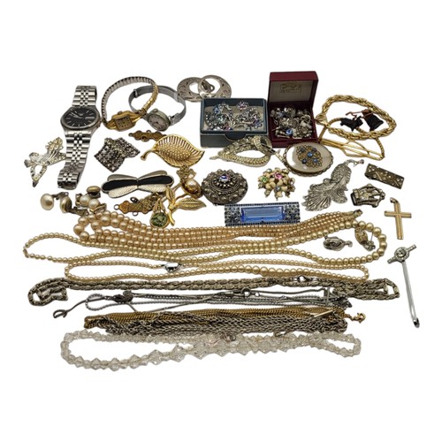 50A - A COLLECTION OF SILVER JEWELLERY & OTHERS. TOGETHER WITH A COLLECTION OF COSTUME JEWELLERY
Comprisin... 