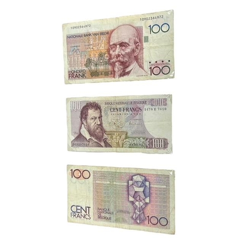 100 - A LARGE COLLECTION OF INTERNATIONAL BANKNOTES HELD IN A FOLDER
Aproximately 132 examples, to include... 