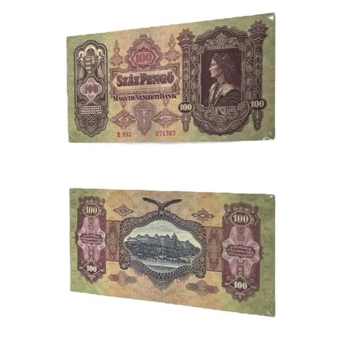 100 - A LARGE COLLECTION OF INTERNATIONAL BANKNOTES HELD IN A FOLDER
Aproximately 132 examples, to include... 