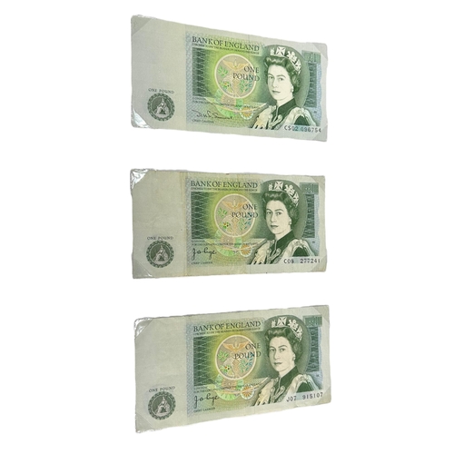 97 - SEQUENTIAL RUN OF ELIZABETH II ONE POUND BANKNOTES
CS02 096750 to 096754, together with three other ... 