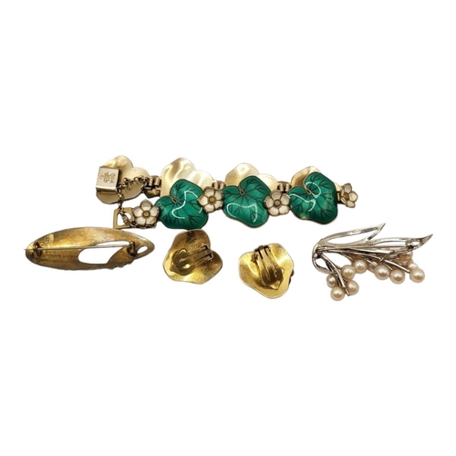 55 - DAVID ANDERSON, A VINTAGE NORWEGIAN SILVER GILT AND ENAMEL BRACELET AND EARRINGS FORMED AS LILY PADS... 