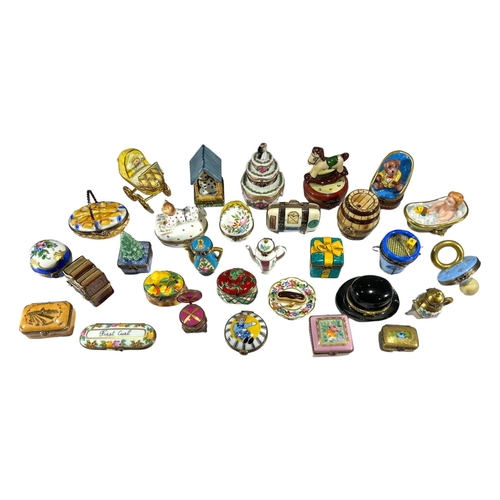 135 - LIMOGES, FRANCE, A COLLECTION OF THIRTY ‘PEINT MAIN’ TRINKET BOXES, TO INCLUDE NOVELTY EXAMPLES. Com... 