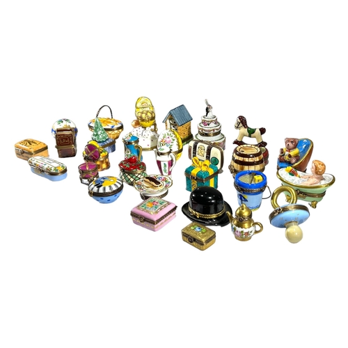 135 - LIMOGES, FRANCE, A COLLECTION OF THIRTY ‘PEINT MAIN’ TRINKET BOXES, TO INCLUDE NOVELTY EXAMPLES. Com... 