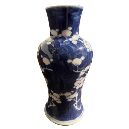 186 - A 19TH CENTURY CHINESE BALUSTER FORM BLUE AND WHITE POSIE VASE
Bearing a four character mark to base... 